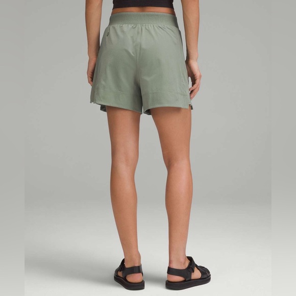Lululemon Stretch Woven Relaxed-Fit High-Rise Short 4" in Grey Eucalyptus, SizeM - Picture 3 of 13